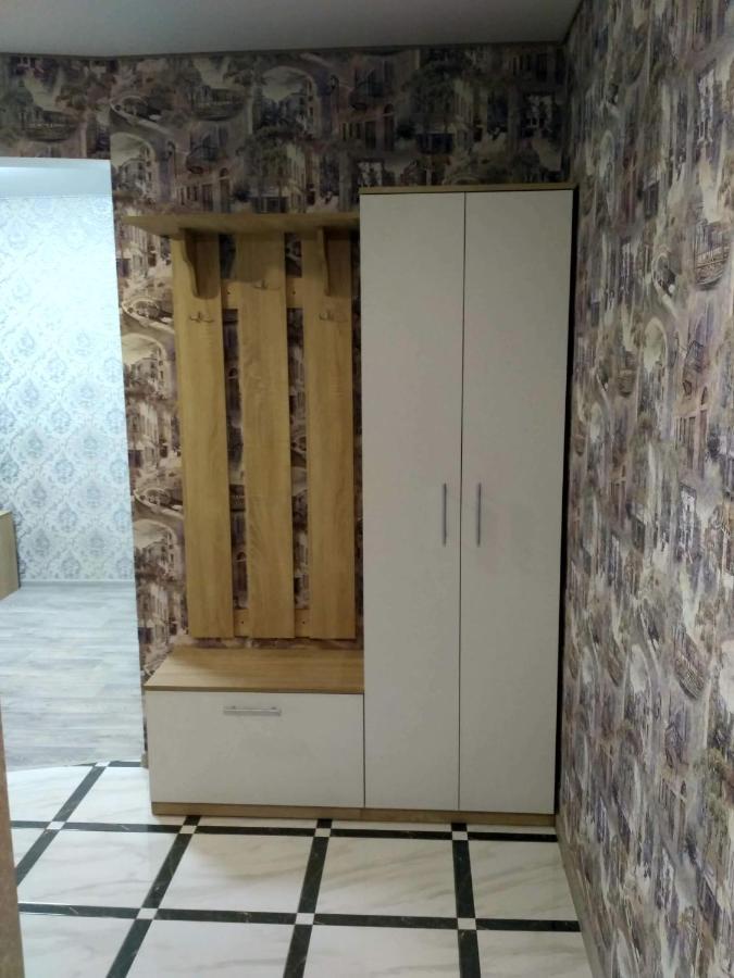 Подобово Квартира В Центрі Міста Konotop Esterno foto